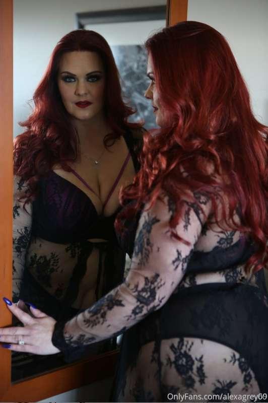 Self reflection & seduction all in one. Want to see more fro..