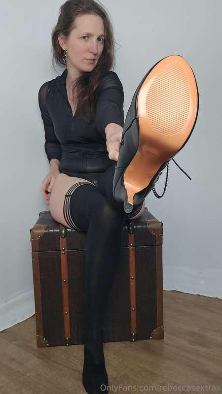 It's Friday! The booking system for the studios is up and ru..