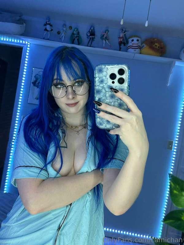 does blue look cute on me? or rather see me with nothing on?..