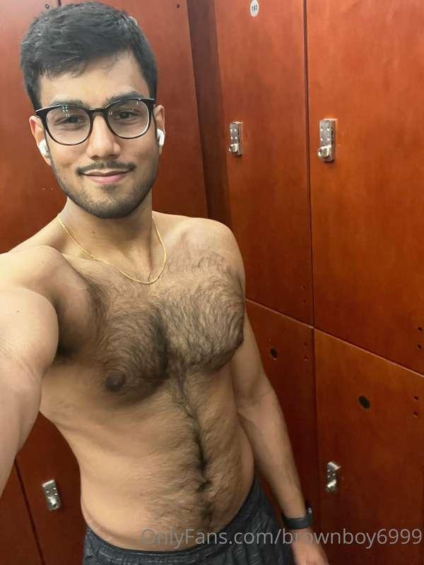 Gym pics. What should I post next 🤔