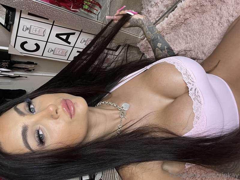 you think your cock could handle this pussy? Let me see it b..