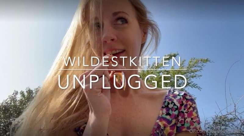 🎥  Unplugged  🕑 5:22It's quite chilly outside but I am about..