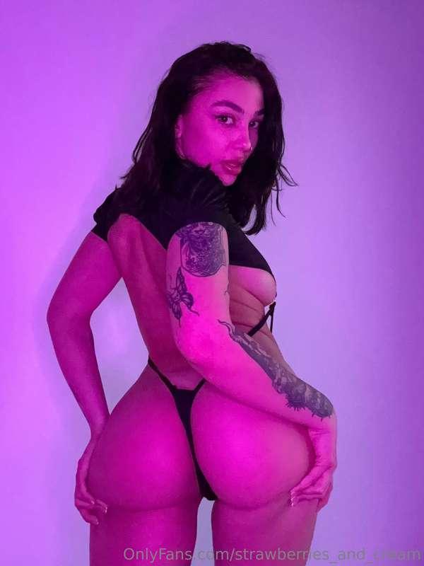 what content do you want to see more of?😇  I'd be very happy..
