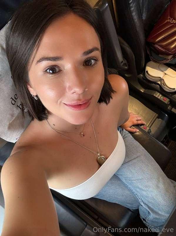 Good girl on the seat… bad girl in the DMs 😇 Slide in if you..