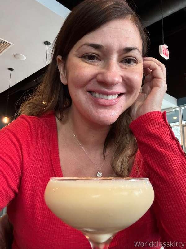 Enjoying a nice cocktail 🥹