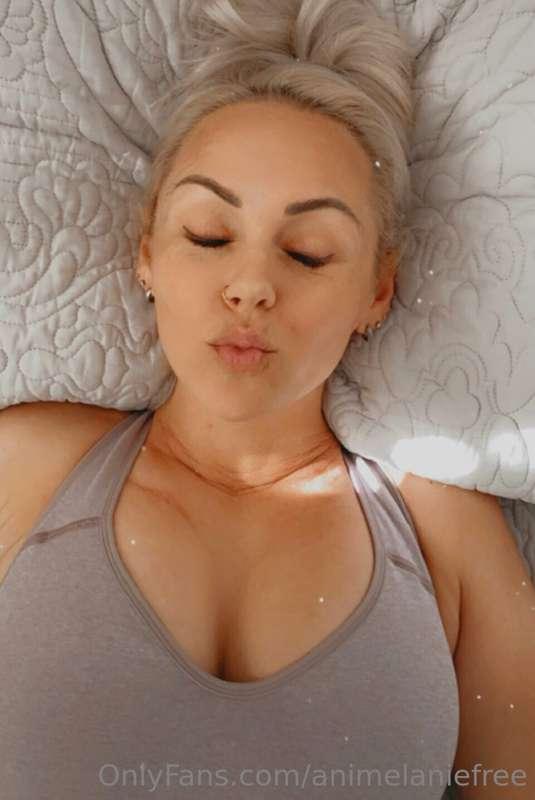 animelaniefree image #0