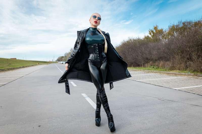Latex look in outdoors. It just 1/3 of all photoshoot.