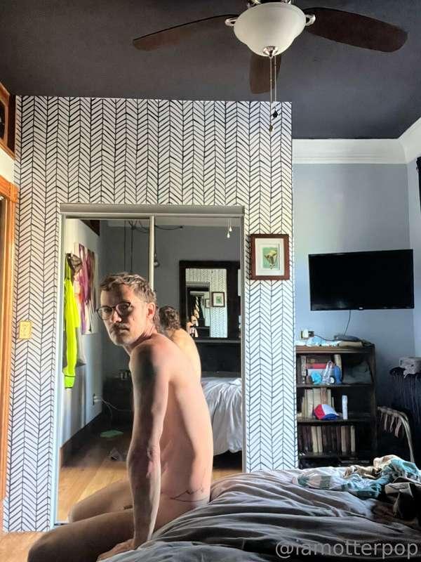 Waking up is hard to do. But not at @denchicagohost The Den ..