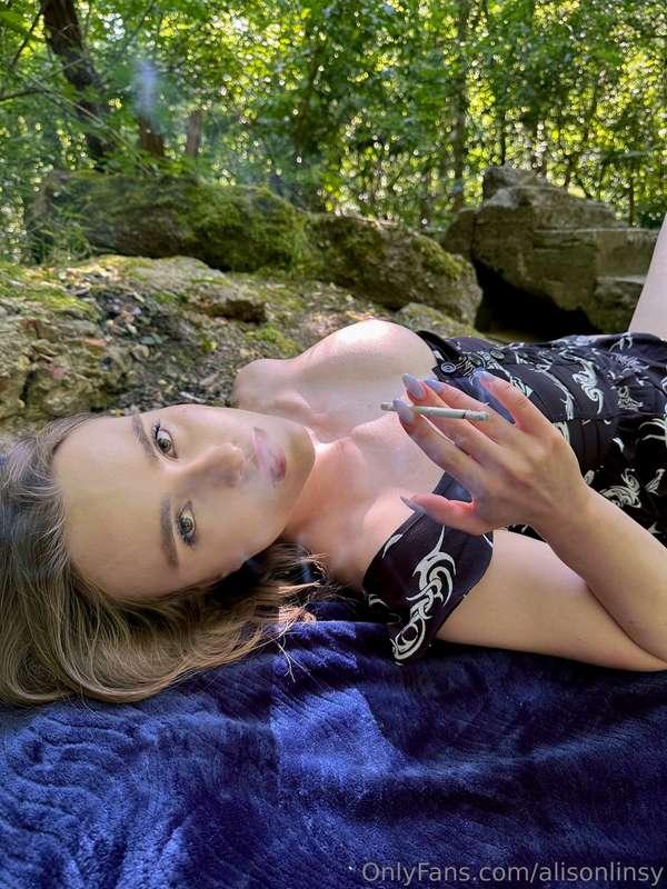 My skin is waiting for gentle touches and passionate kisses ..