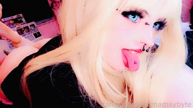 emmamaybyte image #1