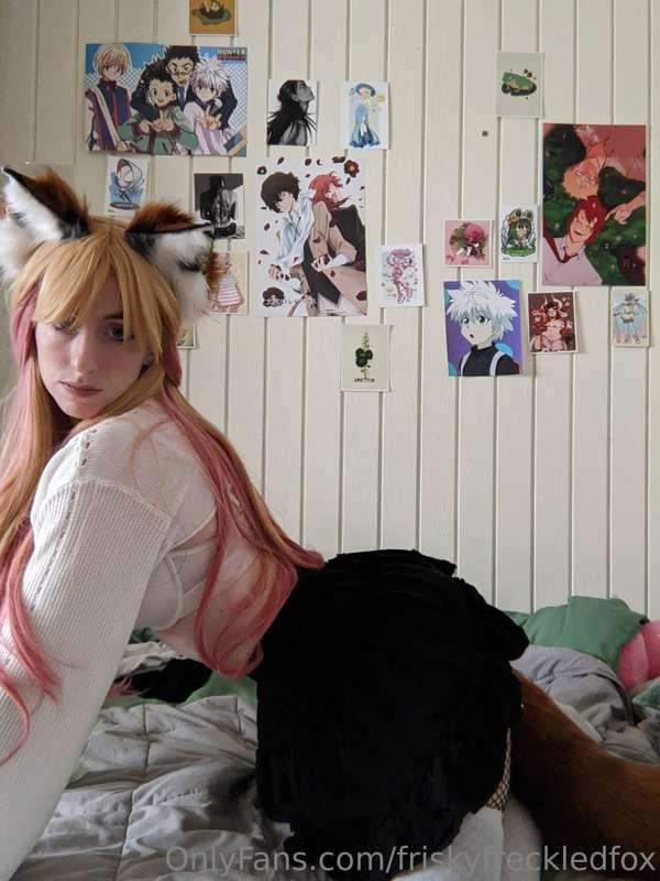 woof woof :) your favorite shy little fox says hello :)