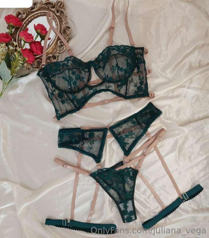 😍look at that beautiful set 😍
I want it 🥺👉👈
Want to see what..