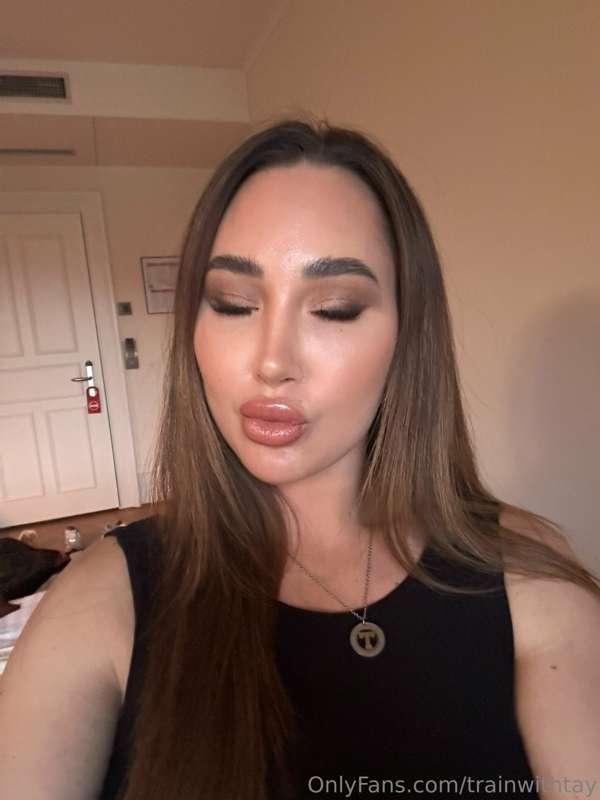 Here’s a kiss💋