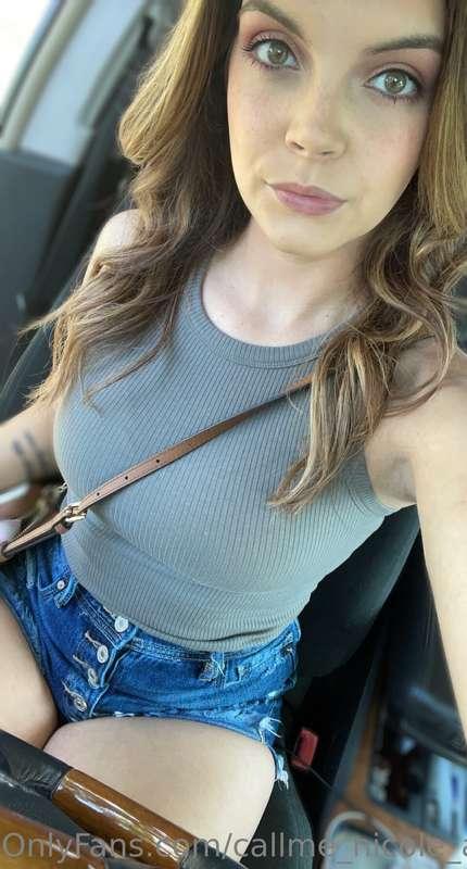 Doing sexting, video calls, dick ratings and etc tonight 😜. ..
