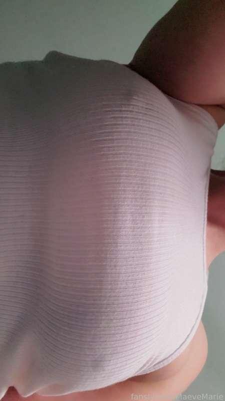 Good morning! This is how I'd gently wake you up. You'd find me straddling your waist with these in your face. I'm sure it won't take long for me to feel something hard between my legs.

#tits #milftits #braless #shake #bounce #brunette #erasernipples #areola #largeareola #mommytits #POV #milfs #povtits #fyp #ontop
