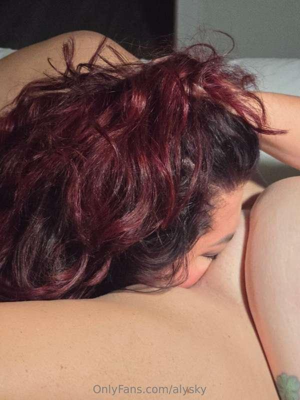 Would you like to get between us! @intriguedmomma 
