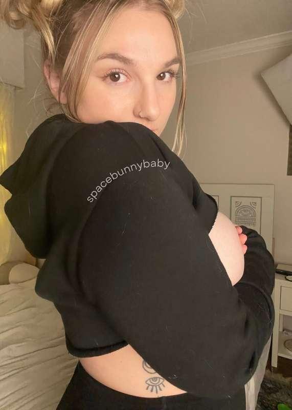 I kinda got my hands full here, do you mind helping?