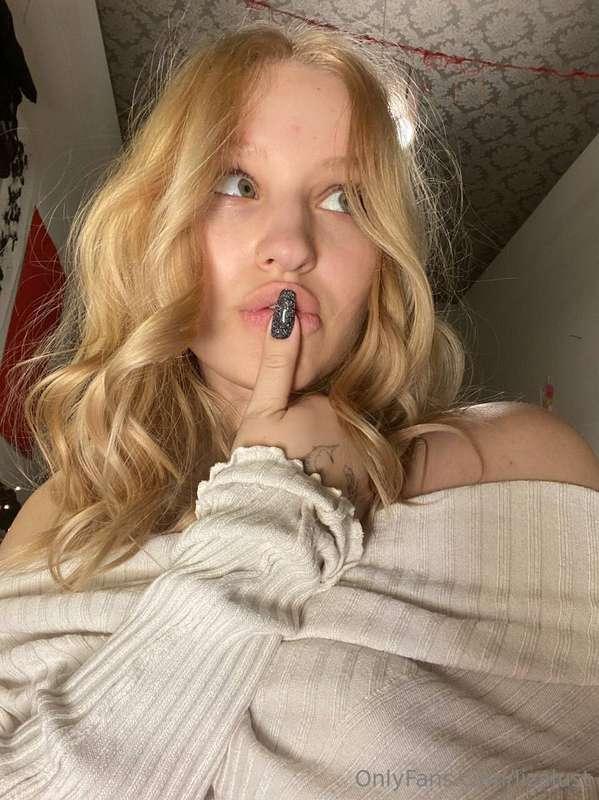 ***Shhh no more words*** I'm going to tell you a secret Are ..