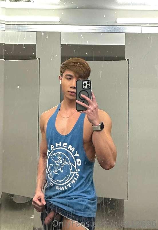 Would you be my gym buddy? 😜