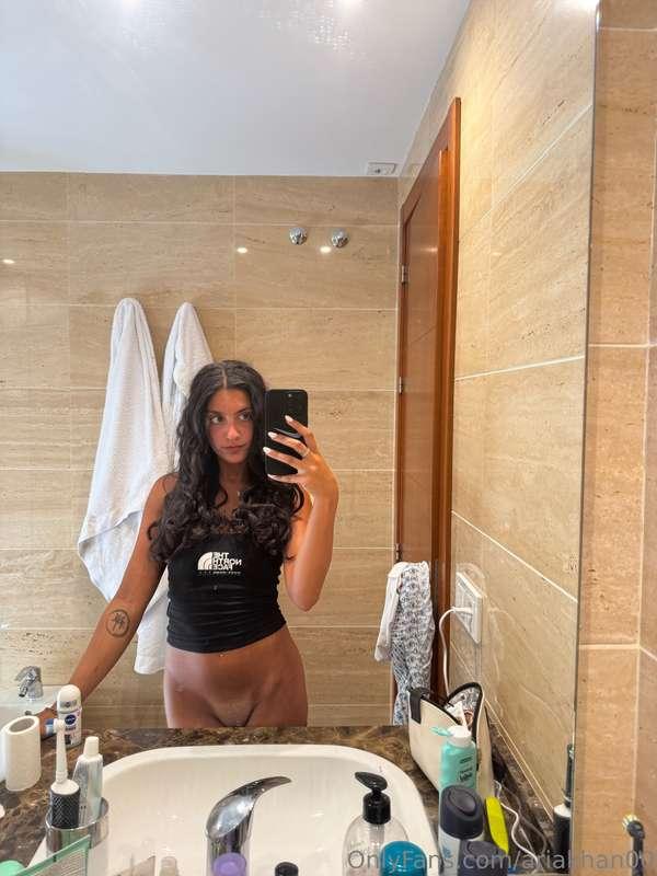 Pussy peekin 