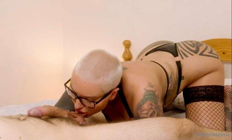 The arch while never forgetting those balls. I love sucking ..
