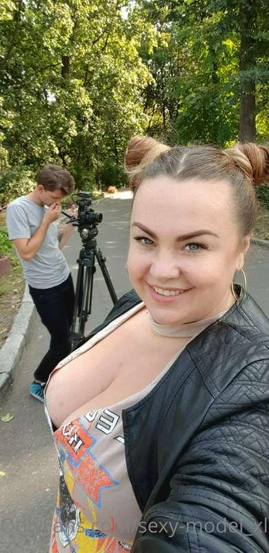 the camera loves my big boobs, do you love them?