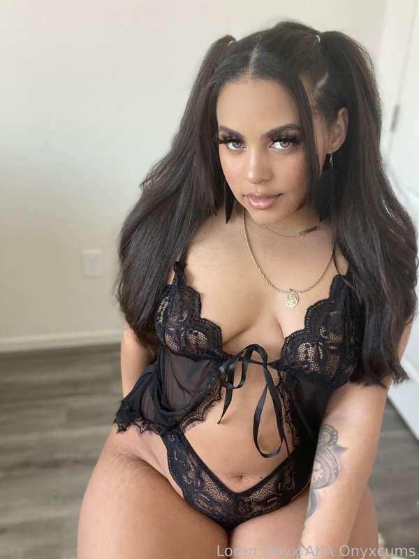 onyxcums image #1