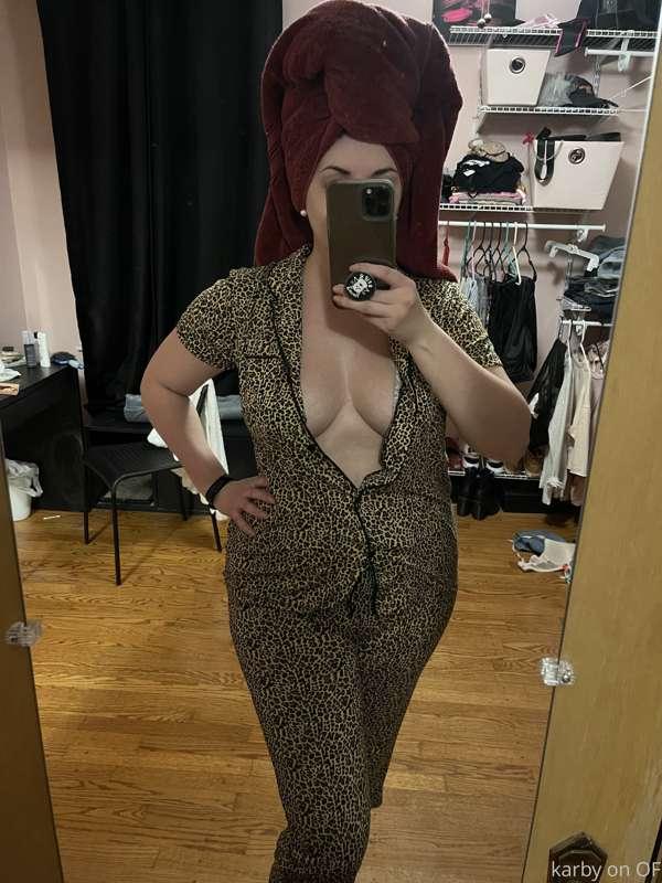 Hi friends, little bit of housekeeping 

I’m busy at work th..