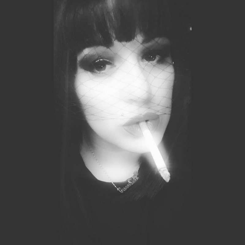 Throwback and in black and white 🚬👑💋💨