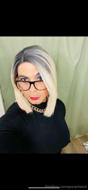 Happy Friday 🖤