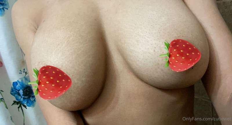 titty ittty biggyyy 😝