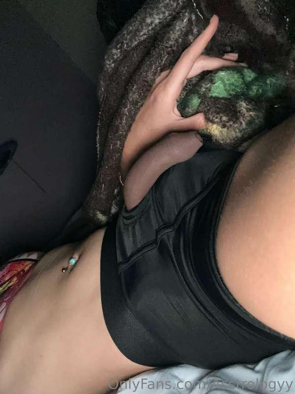 Is that bussy available for me to bust in?!