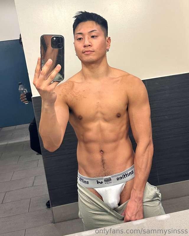 they dont know my cock is locked... 💪🏽 🔒how's your #locktobe..