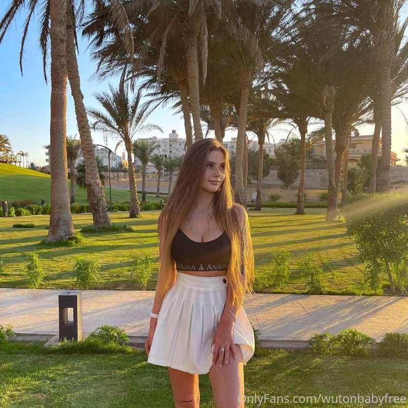 I'm back🥰🥰🥰
Do you still want to make me happy?💞