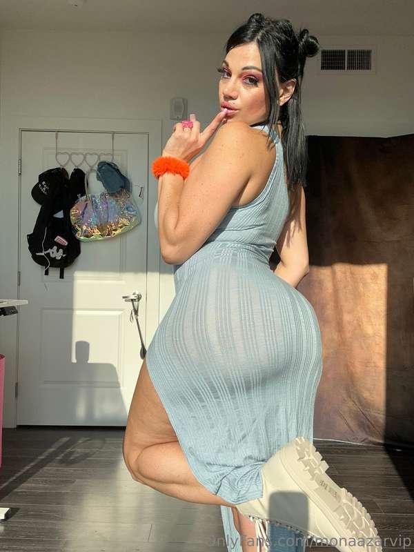 How many licks do you think it’ll take to get to the center ..