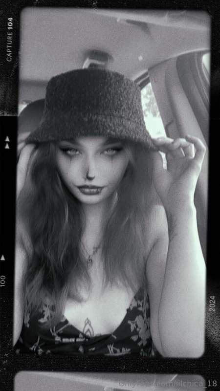 😈 Oh she’s sweet but a psycho 😈