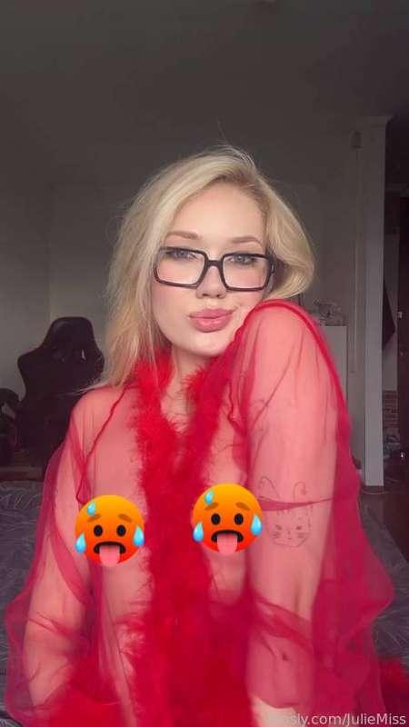 What is your favorite thing about me? Tell me in a message💕
@JulieMiss 

#pussy #wetpussy #vagina #boobs #ass #masturbation #juicyass #pussyplay #sexy