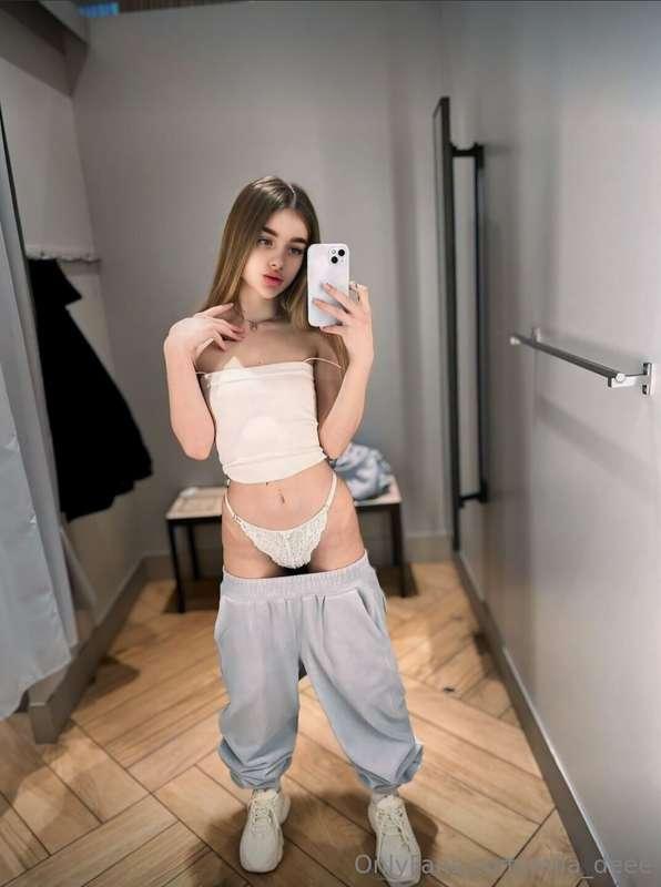 mila_deee main image