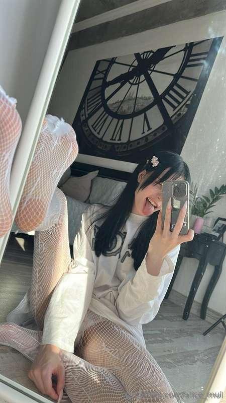 How do you like my new “white look”? 🤍Is it just me, or does..