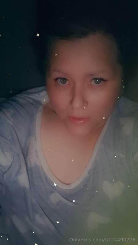 All cozy in bed with my pjs on. Wanna cuddle me? Xx