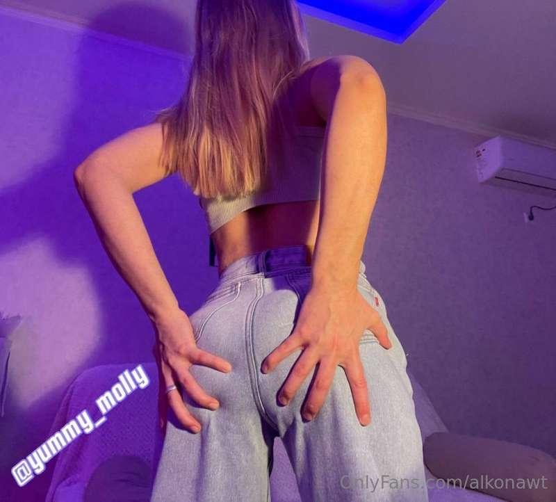 ## best view…## @yummy_molly 🤤😈