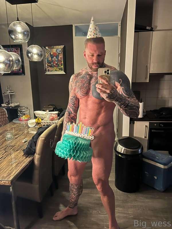 Good morning Happy birthday to me 🥳🥳🥳