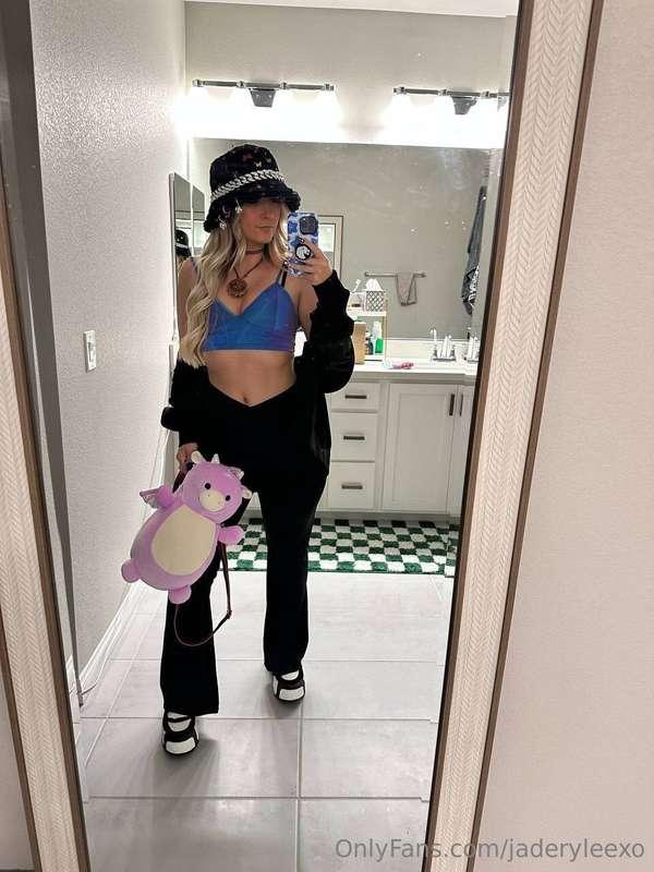 felt cute 💗 won't delete later 💘💋