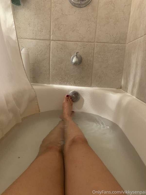 not any kind of nsfw but i enjoyed a bath last night! i gues..