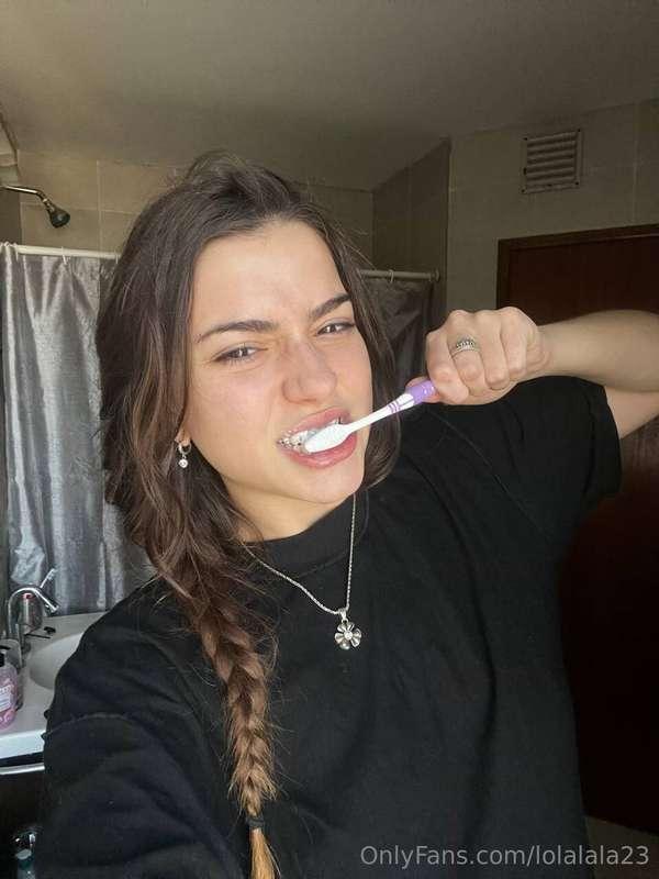 BABIES, brush your teeth! 😁🪥 Everything tastes so much bette..