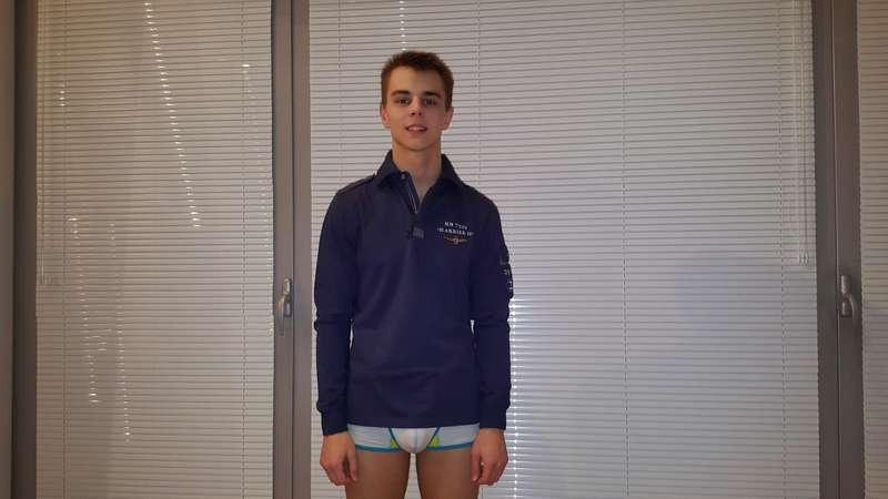 Usually I walk around the house without pants 🙅‍♂️👖