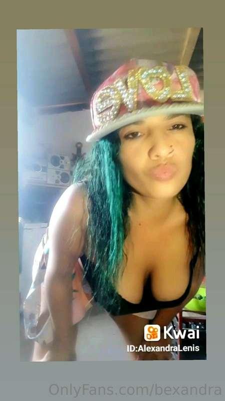 Hola😘