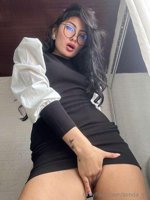 Do you want me to take my hand away? 😈💦