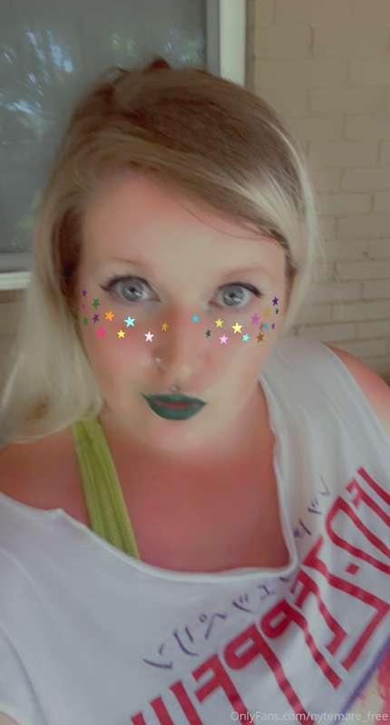 Cum play with me daddy! Check your DM’s!