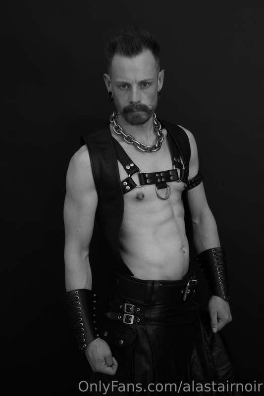 alastairnoir image #6